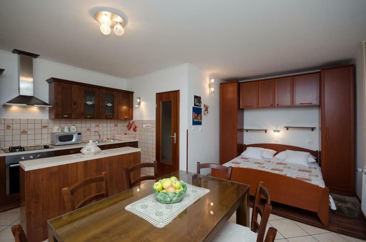 Apartments Zeljko Lovran Εξωτερικό φωτογραφία